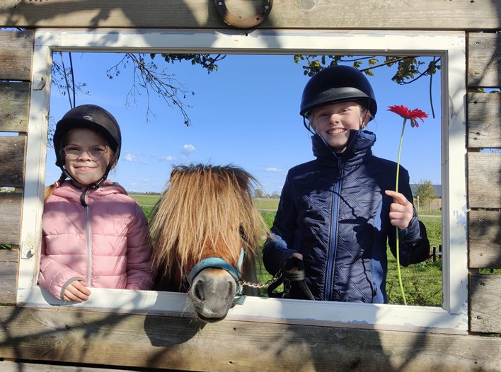 Frame nive leah sven leuke foto